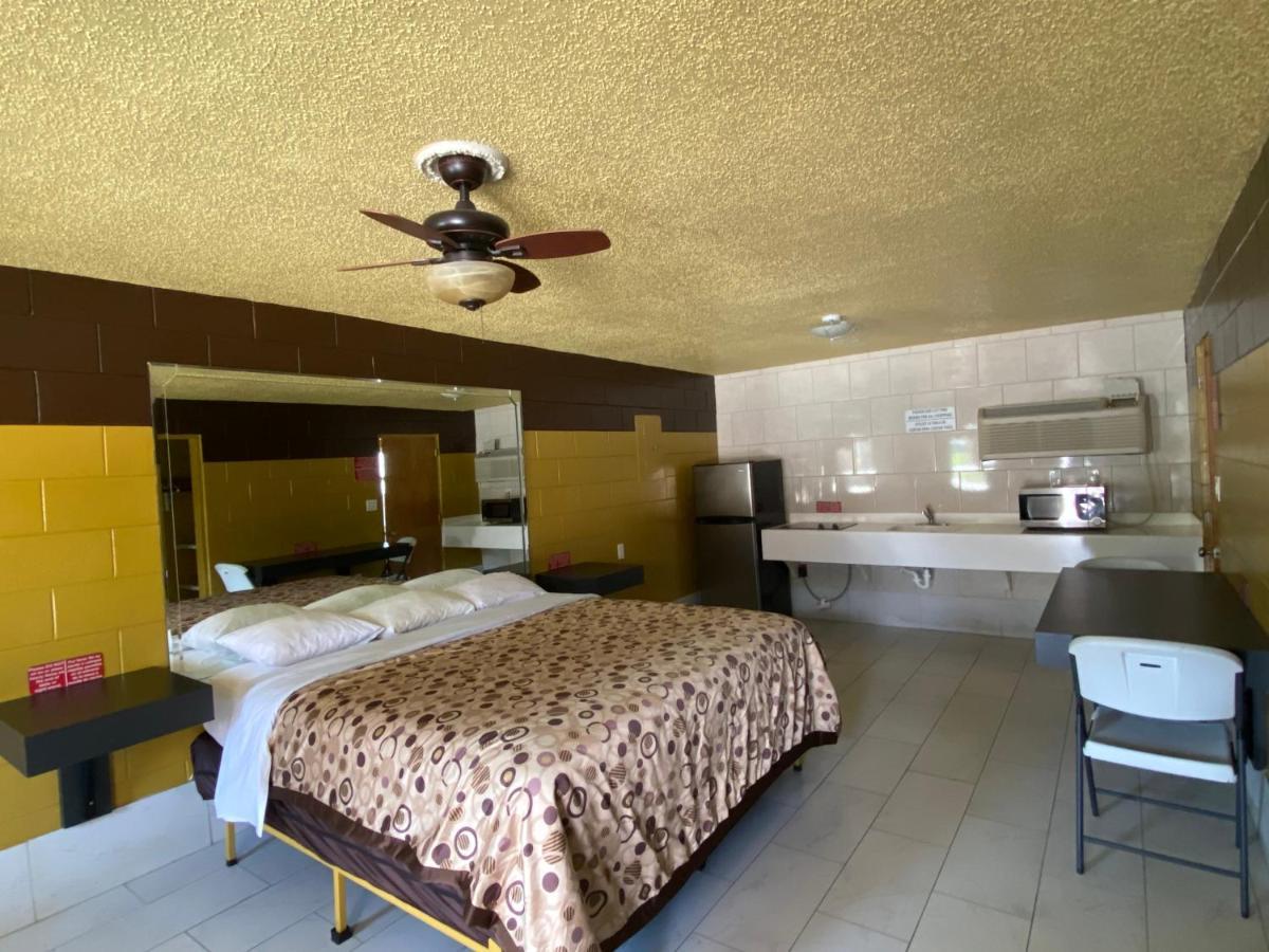 Savannah Inn And Suites Savannah Port Area Esterno foto