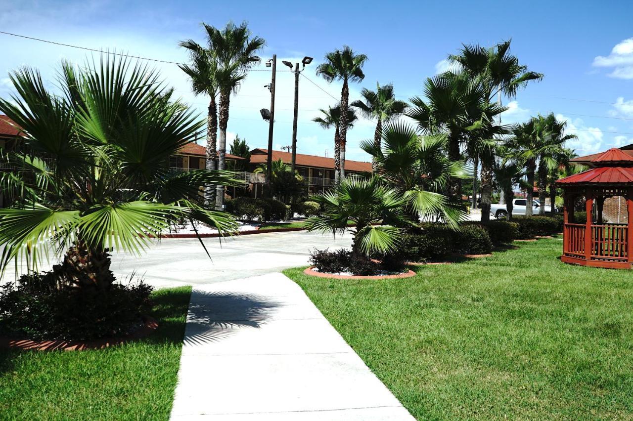 Savannah Inn And Suites Savannah Port Area Esterno foto