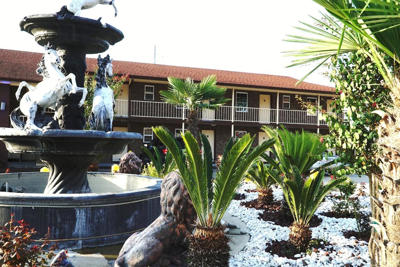 Savannah Inn And Suites Savannah Port Area Esterno foto