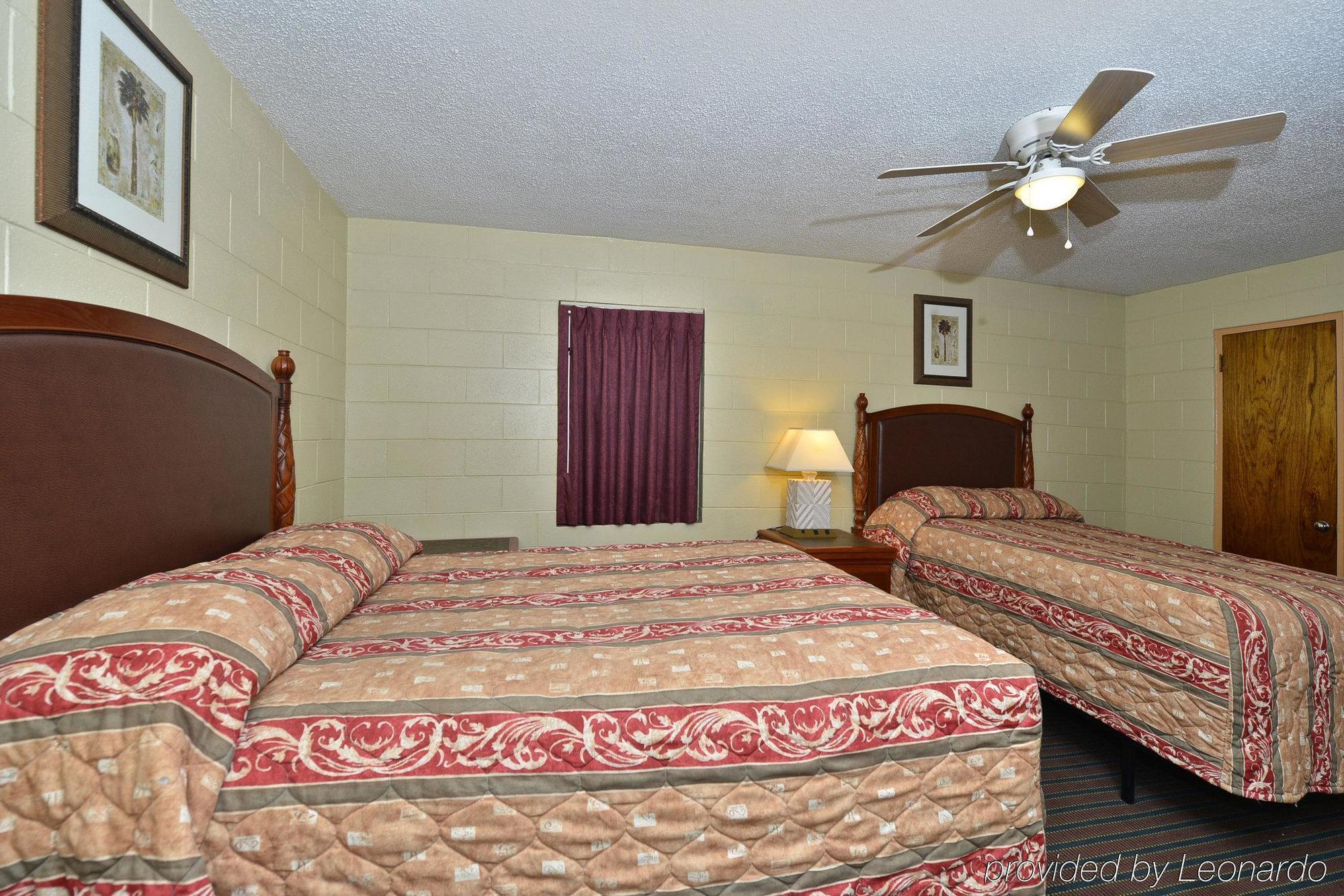 Savannah Inn And Suites Savannah Port Area Esterno foto