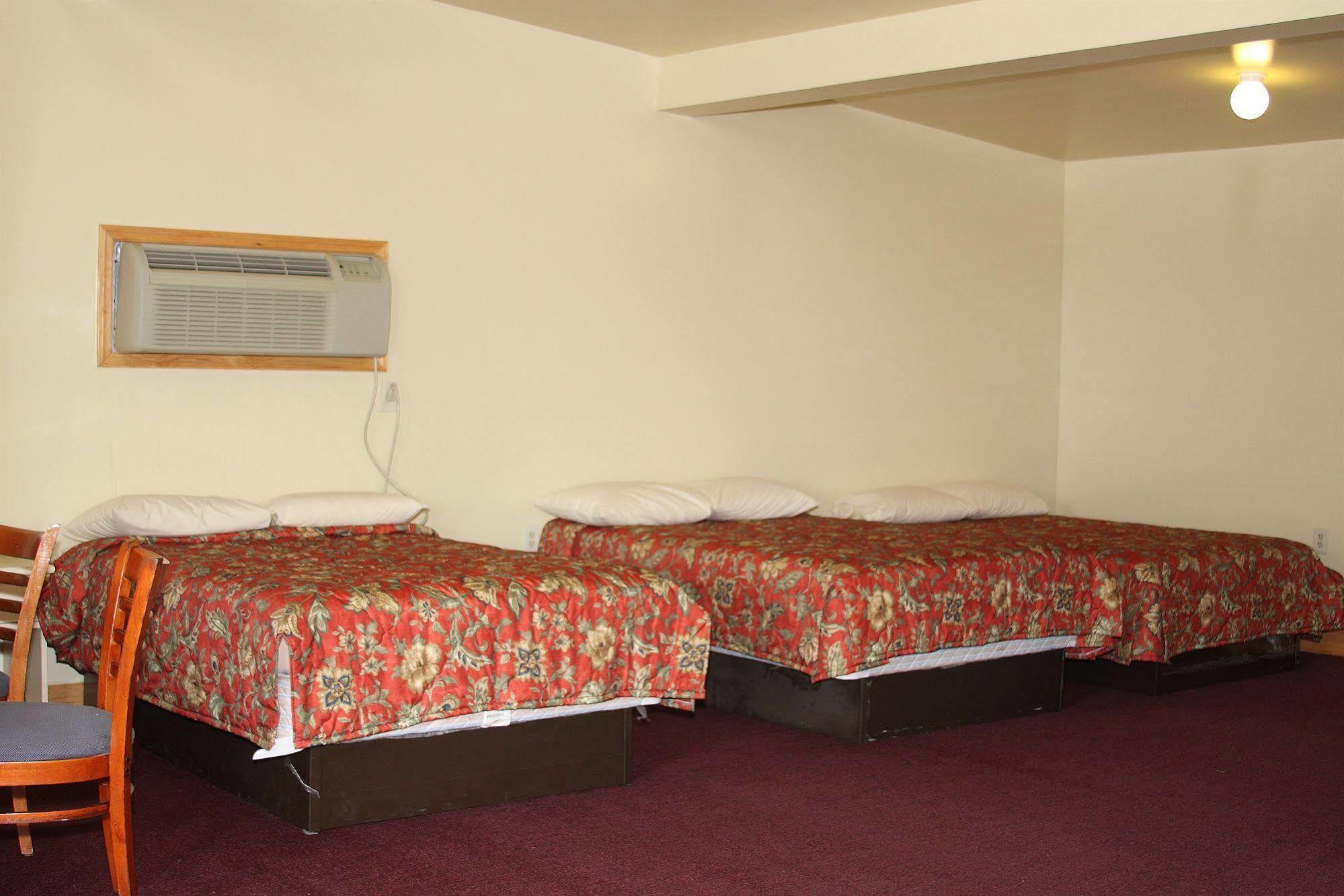 Savannah Inn And Suites Savannah Port Area Esterno foto